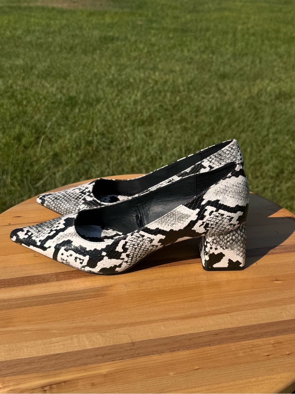 Ladies Zara Trafuluc Snake-Print Pointed Block Heel Pumps - White & Black